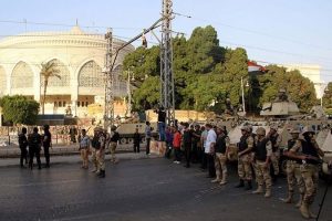 Mısır'da cuma g&ouml;sterileri &ouml;ncesi g&uuml;venlik &ouml;nlemleri