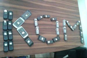 Bursa'da ka&ccedil;ak cep telefonu operasyonu