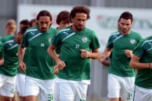 Bursaspor'da Beşiktaş mesaisi s&uuml;r&uuml;yor
