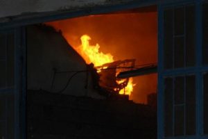 4 yaşındaki &ccedil;ocuk yangında &ouml;ld&uuml;
