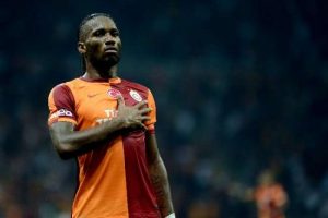 Drogba'dan Metin Oktay selamı