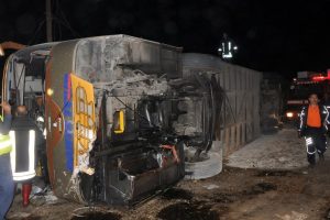 Otob&uuml;s faciası: 2 &ouml;l&uuml; 27 yaralı