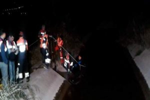 Kuşburnu toplamak i&ccedil;in gitti canından oldu
