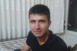 Babasının &ouml;ld&uuml;ğ&uuml; yerde hayatını kaybetti
