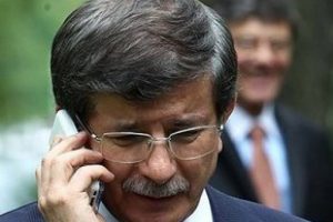 Davutoğlu'na s&uuml;rpriz telefon!