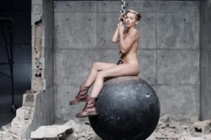 Miley Cyrus'un &ccedil;ıplak videosuna 20 milyon 'tık'
