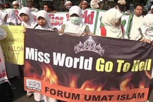 "Miss World cehenneme git'