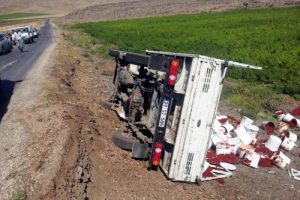 Gaziantep'te kamyonet devrildi
