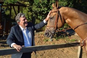 Cumhurbaşkanı G&uuml;l 'Arkadaş'ı ziyaret etti