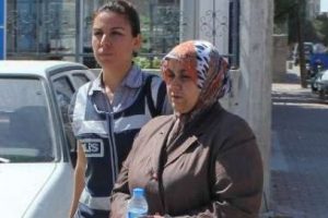 Misafirliğe gitmişti 16 bin TL'lik altın &ccedil;aldı