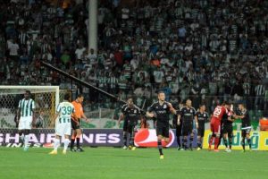 Spor yazarları Beşiktaş ma&ccedil;ı i&ccedil;in ne dedi?