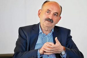 Tam G&uuml;n'de geri adım