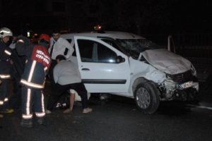 D&uuml;ğ&uuml;n d&ouml;n&uuml;ş&uuml; kaza: 5 yaralı