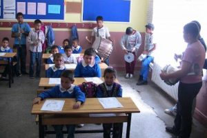 Vali Karaloğlu'ndan tarihi k&ouml;ylere inceleme