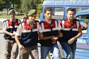 Eşini &ouml;ld&uuml;ren kocayı hapis cezası da durduramamış