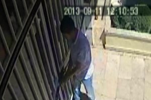 Hırsızlar g&uuml;venlik kamerasına yakalandı