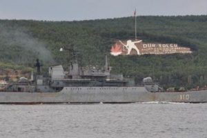 Rus savaş gemisi Karadeniz'e d&ouml;n&uuml;yor