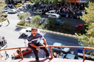 İntihardan polis vazge&ccedil;irdi