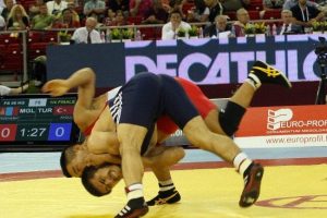 D&uuml;nya Serbest G&uuml;reş Şampiyonası başladı
