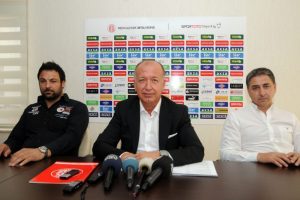 Antalyaspor'da hakem hatalarına sitem