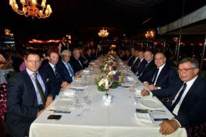 Galatasaray'dan Real Madrid y&ouml;neticilerine yemek
