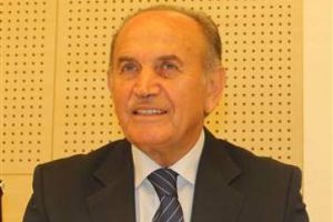 Topbaş: Meydanlarda ağa&ccedil; olmaz
