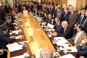 CHP ile MHP'li vekillerin b&ouml;l&uuml;c&uuml;l&uuml;k kavgası