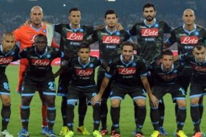 Napoli liderliğini s&uuml;rd&uuml;rd&uuml;
