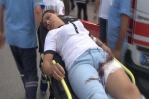 Gen&ccedil; kadın yol ortasında bı&ccedil;aklandı