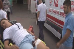 Gen&ccedil; kadın yol ortasında bı&ccedil;aklandı