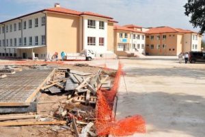 Bitmeyen okula &ouml;ğrenci kaydı yapılınca...