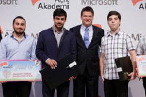 Microsoft 1 milyon yazılımcı yetiştirecek