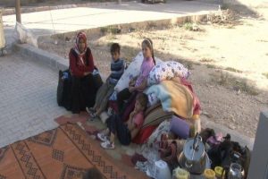 Kirayı &ouml;demeyince sokakta kaldılar