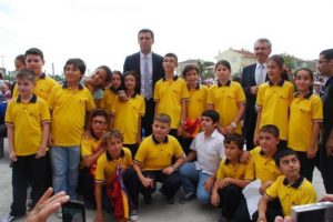 Hakan Ş&uuml;k&uuml;r, kolej a&ccedil;ılışına katıldı