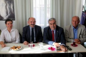 Duman avcısı bakan