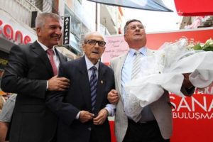 "Timsah g&ouml;zyaşlarıyla toplumu kandırmaya &ccedil;alışıyor"