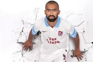 Messi onu ge&ccedil;emedi