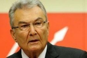 Baykal'ı kızdıran tweet'ler