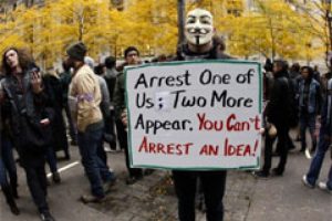 Anonymous maskesini &ccedil;ıkarmadı g&ouml;zaltına alındı