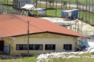 Cezaevinde &ccedil;atışma: 16 &ouml;l&uuml;