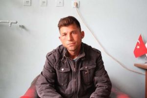 Mezar taşına su&ccedil;suzluğunu yazdılar