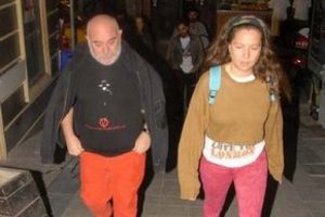 Kız arkadaşıyla g&ouml;r&uuml;nt&uuml;lendi...
