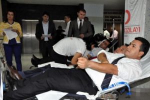 Adliye Sarayı'nda Kızılay'a kan bağışı