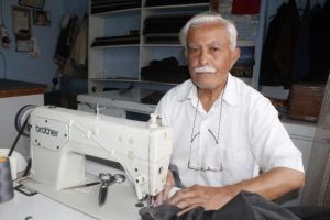 80 Yaşındaki terzinin "&ccedil;ırak" &uuml;z&uuml;nt&uuml;s&uuml;