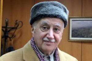 Dondurma yiyen t&uuml;rbanlılara taktı!