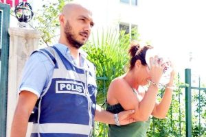 Sevgililerden polise 'muhabbet' tuzağı ile gasp
