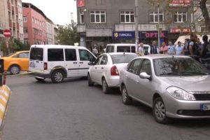 Ara&ccedil;taki altını &ccedil;aldılar