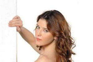 Ayağı al&ccedil;ılı mankenden gizemli su&ccedil; duyurusu