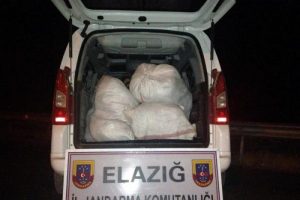 Minib&uuml;sten 138 kilo esrar &ccedil;ıktı