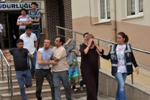 Şafak vakti uyuşturucu operasyonunda 17 tutuklama